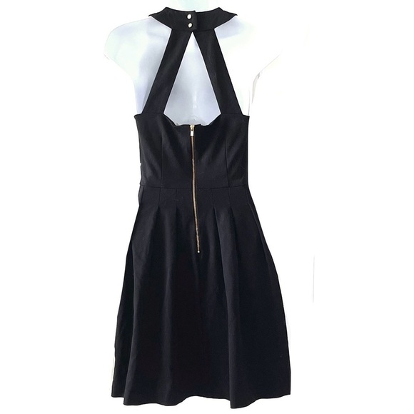 LBD w/ Pockets! - Picture 5 of 6